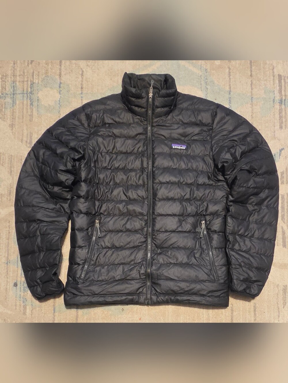 Men's Patagonia Down Sweater. Black. Size S. EUC